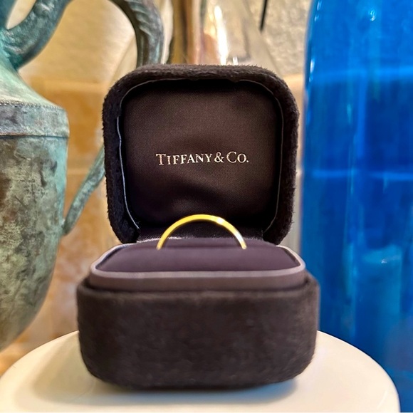 NFS Tiffany & Co. 18K Gold Tiffany Forever Ring 3mm Size 8.5 ~ Authentic ✨ - Picture 4 of 14